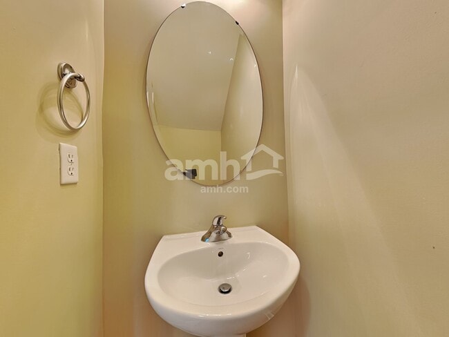 Building Photo - 11225 Amherst Glen Dr