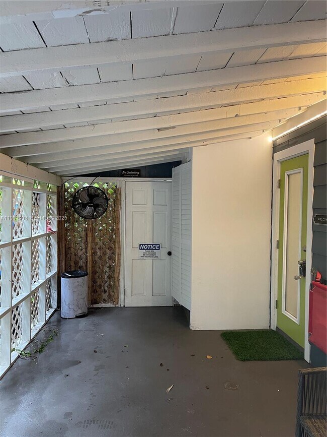 Building Photo - 1313 NE 3rd St