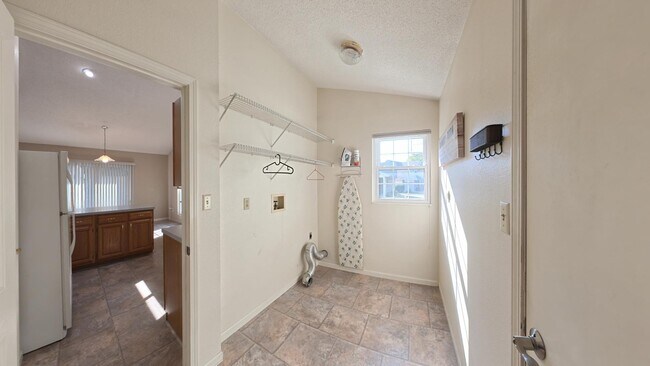 Building Photo - 1125 Butternut Ln
