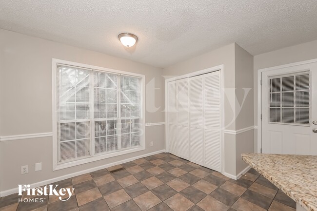 Building Photo - 412 Nicole Ct