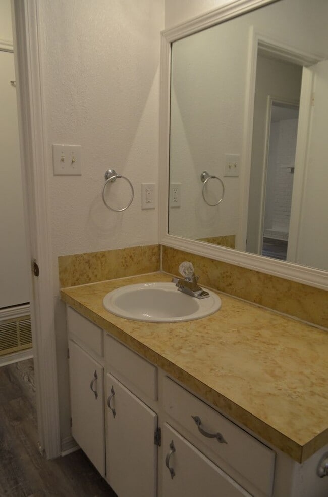 Building Photo - Come home...