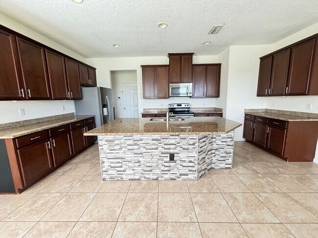 Building Photo - 10126 Celtic Ash Dr