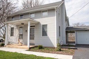 Building Photo - 1366 Lititz Rd