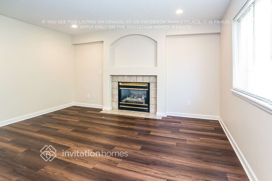 Building Photo - 4617 N Foxtail Dr