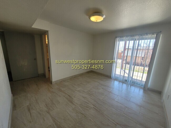 Building Photo - 4 Bedroom, 2.5 Bath Home for Rent