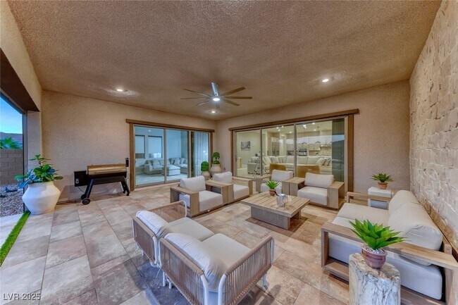 Building Photo - 375 Portus Delphini Ct