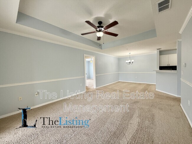 Building Photo - 18001 Richmond Pl Dr