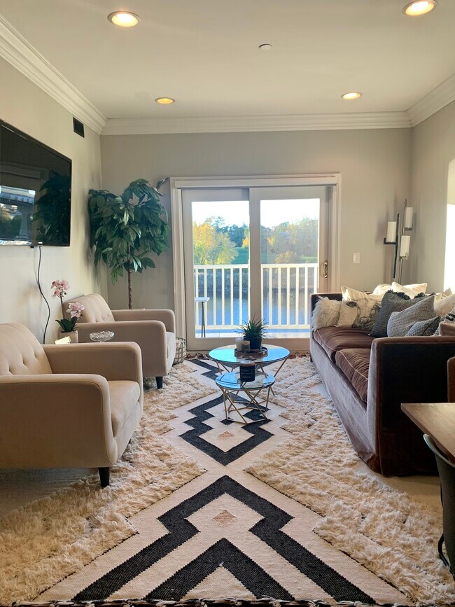 Building Photo - 71 Osborne Ave