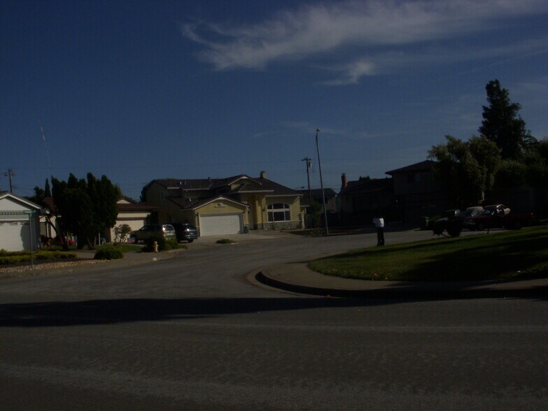 Building Photo - 4170 Perkins Ct