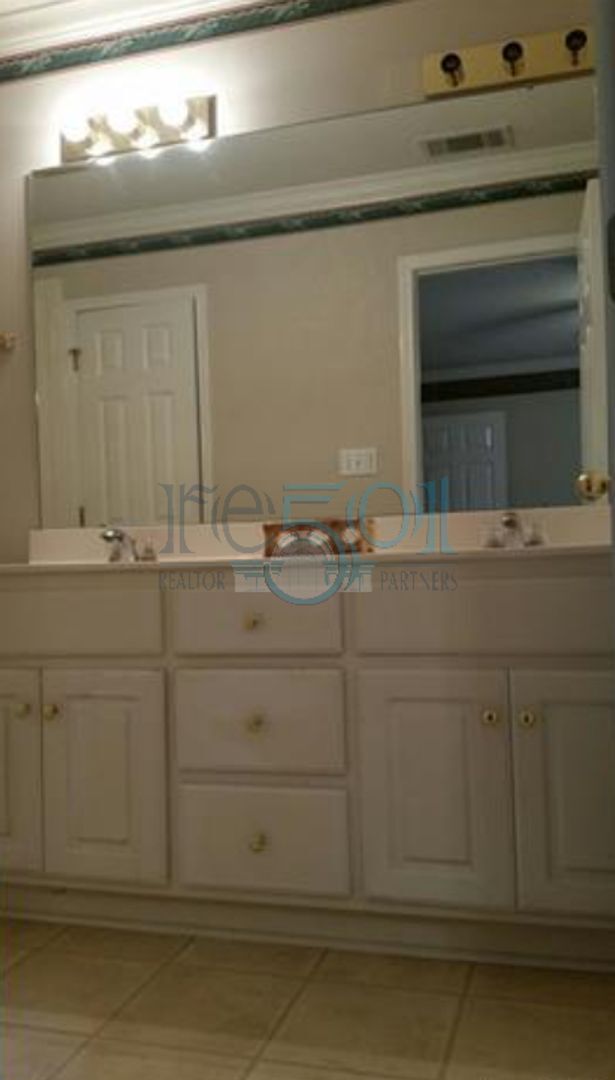 Building Photo - TurnKey, Super Fresh, Maumelle One Level
