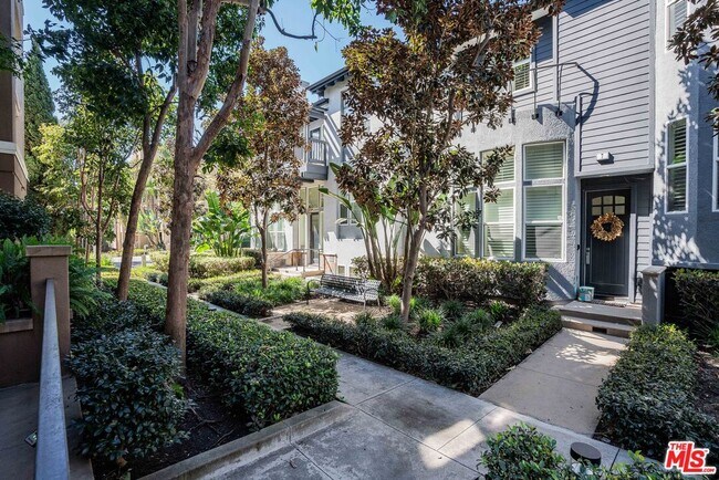 Building Photo - 13075 Pacific Promenade