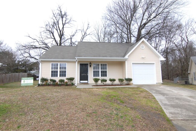 Primary Photo - Immaculate maintained 3 bedroom 2 bathroom...
