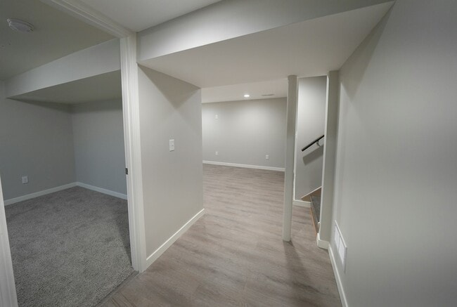 Building Photo - 14840 Dallara Ave