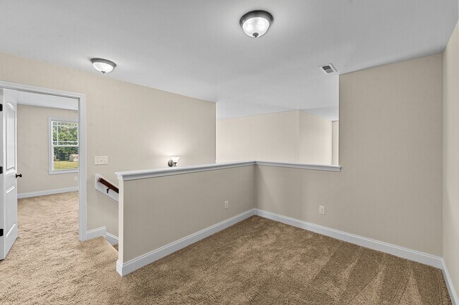 Building Photo - **Spacious 3bd/3ba in Raleigh**