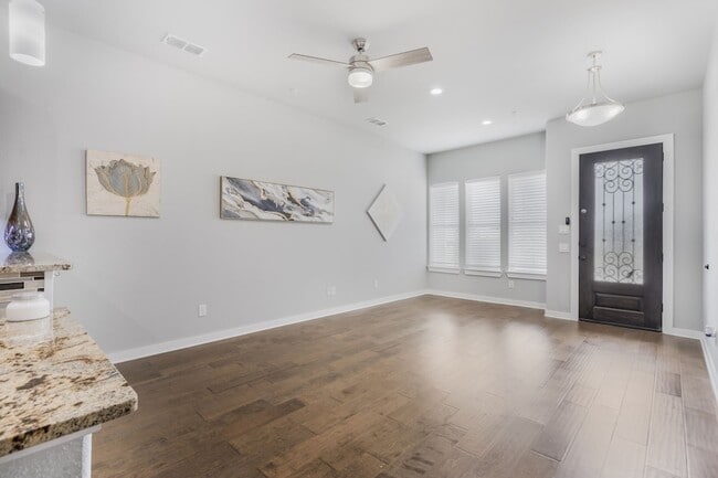 Building Photo - 5871 Rivendell Dr