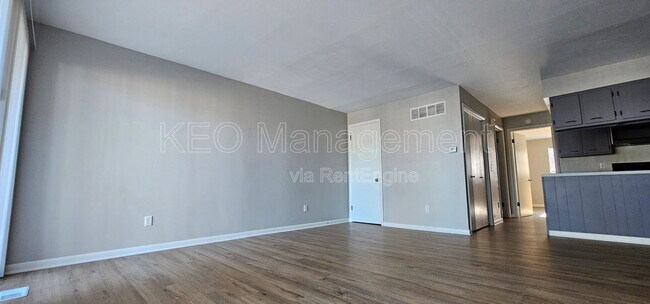 Building Photo - 3813 Briar Pl