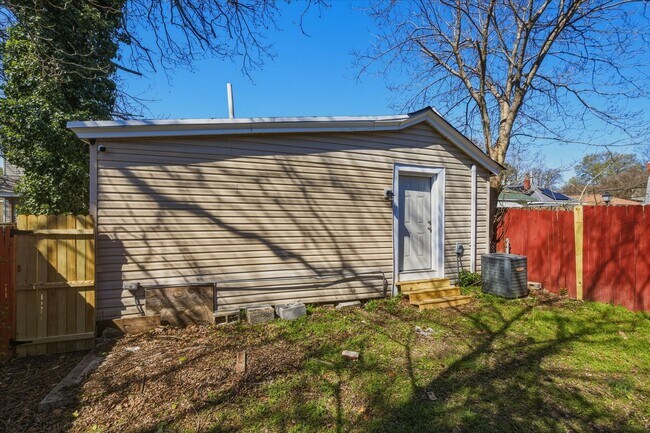 Building Photo - 720 Forbes St