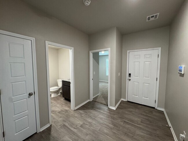 Building Photo - Beautiful 4 Bedroom 2.5 Bathroom Home in Piedmont Schools (Neighborhood Park/Splash Pad)