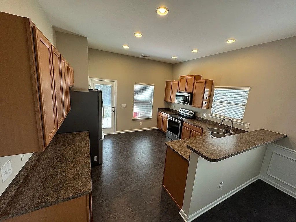 Building Photo - 9056 Lexington Ct