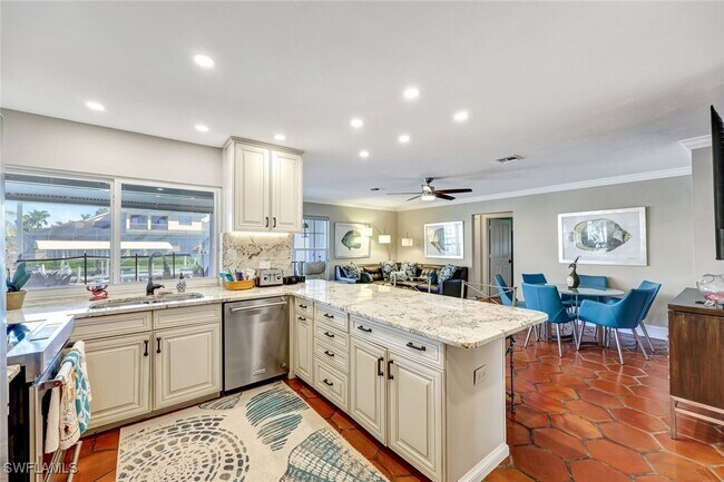 Building Photo - 911 Giralda Ct