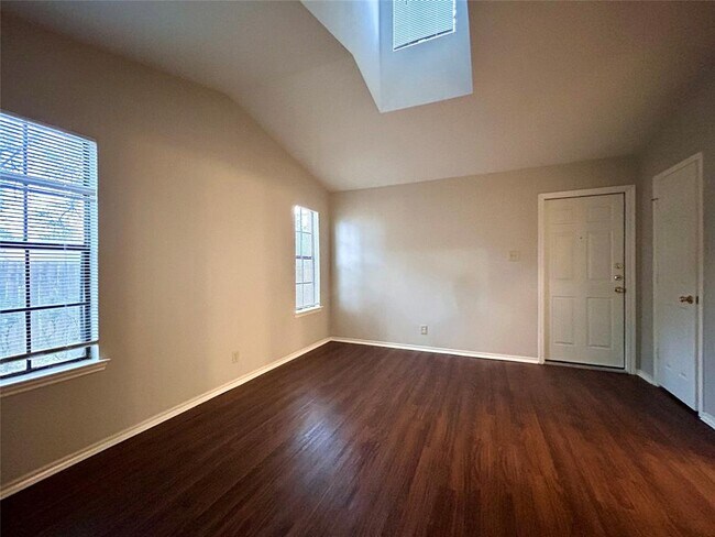 Building Photo - 9304 Kempler Dr