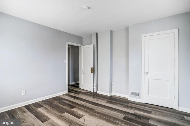 Building Photo - 6226 20th Ave