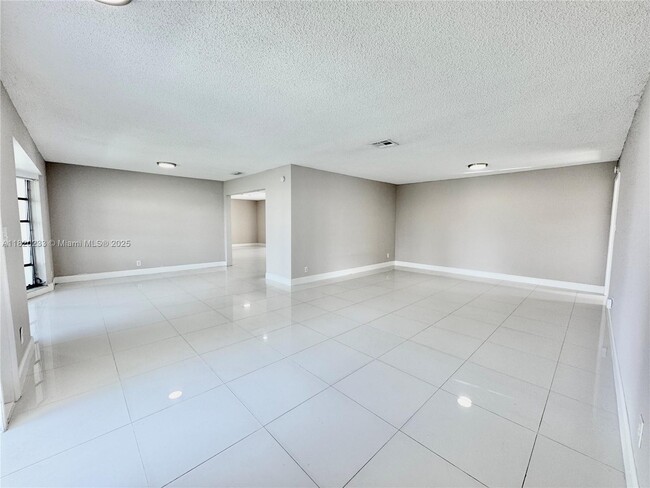 Building Photo - 4905 Harrison St