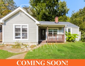 Building Photo - Prepare to fall in love with this 3 bedroom, 2 bathroom home