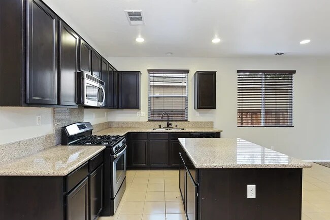Building Photo - 13072 Bowker Play Ct