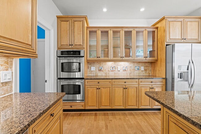 Building Photo - 7926 Long Ridge Ct
