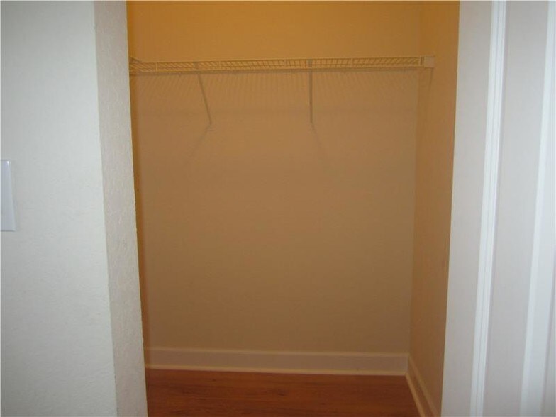 Building Photo - 419 SW 147th Ave