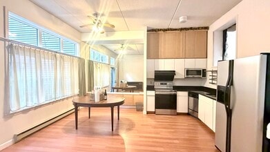 Building Photo - 10 Eugene Cir