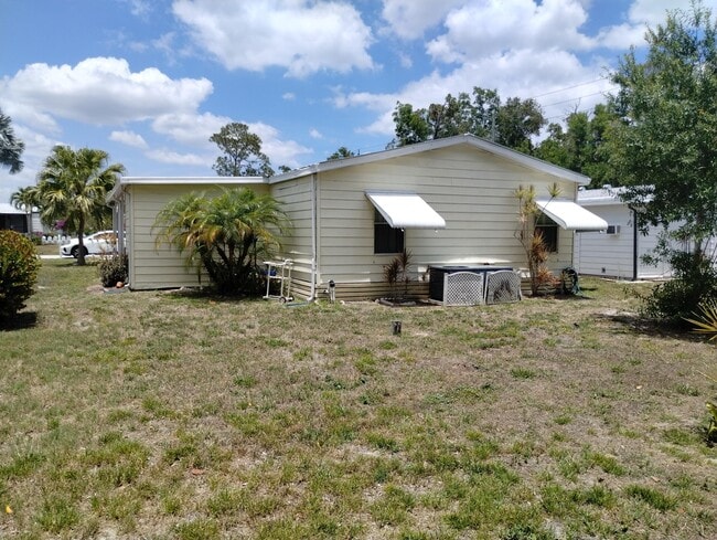 Building Photo - 2578 SW Thunderbird Trail