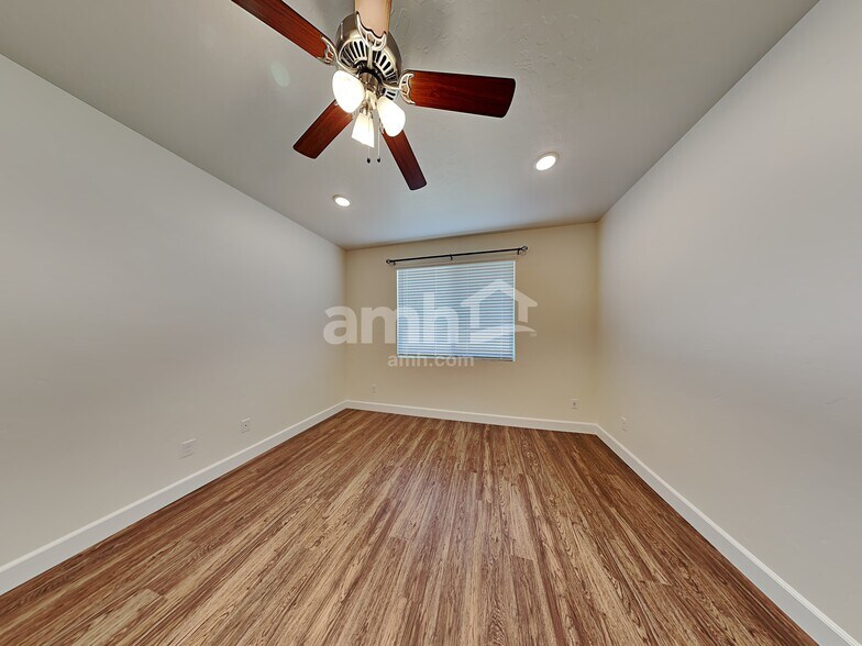 Building Photo - 1732 N Montgomery Way