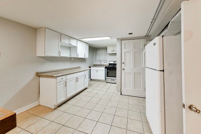 Building Photo - 2206 N Kostner Ave