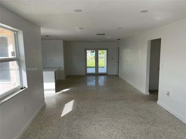 Building Photo - 2250 SW 69th Ave