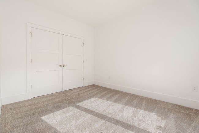 Building Photo - 2978 Bernard View Ln