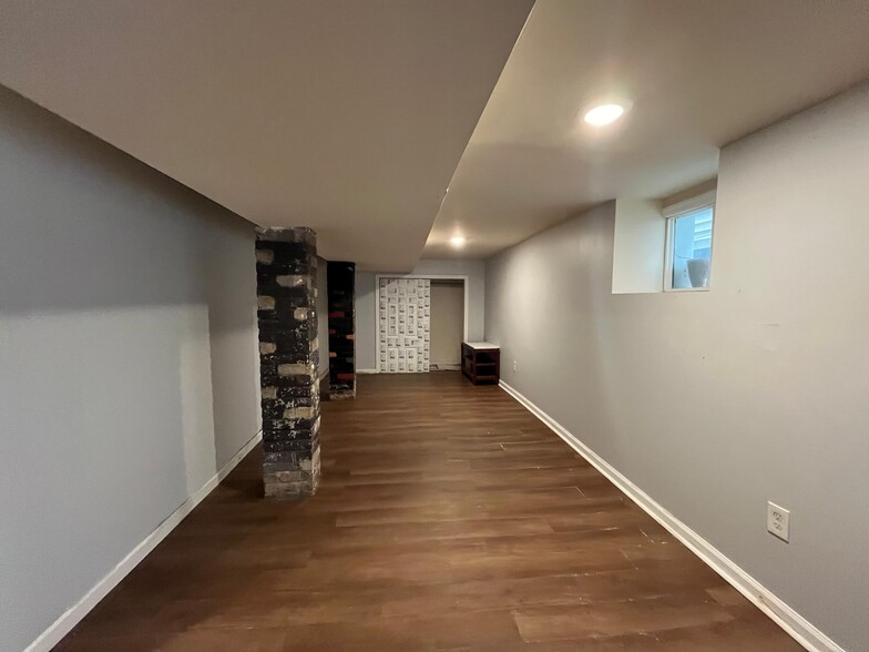 Building Photo - 166 Wilkinson Ave