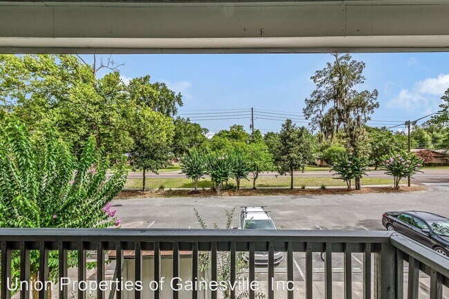 Building Photo - 1 br, 1 bath Apartment - 3555 SW 20th Avenue