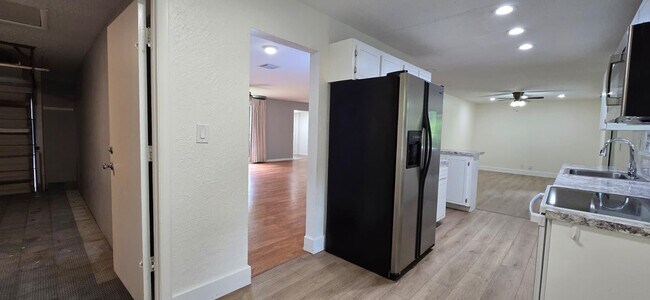 Building Photo - 10188 SW 53rd Ct