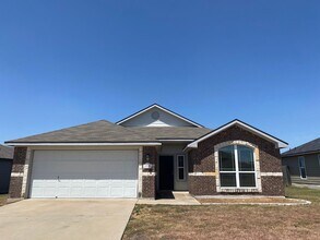 Building Photo - 1104 Jamestown Dr