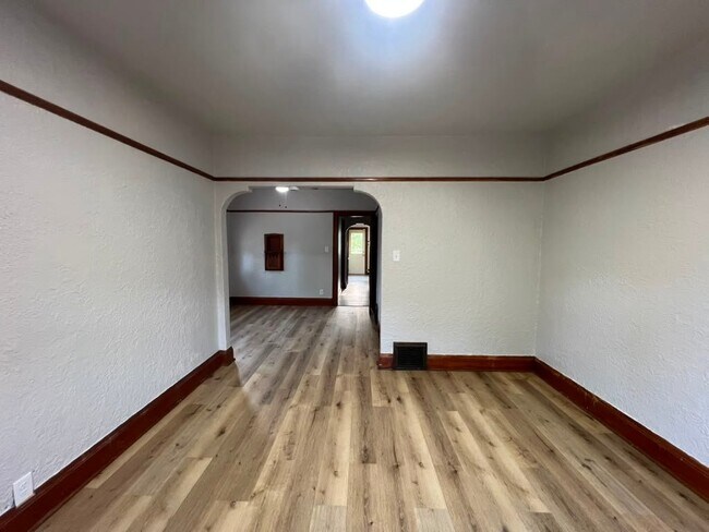 Building Photo - 5021 N 27th St