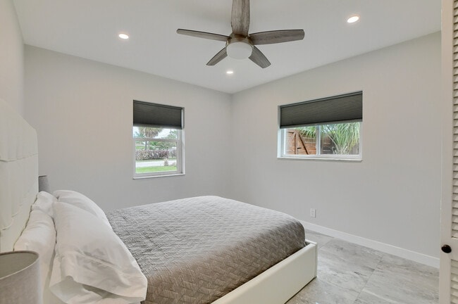 Building Photo - 414 Lindell Blvd