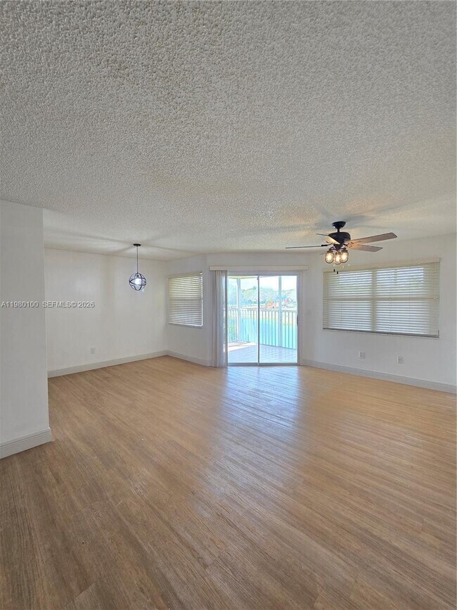 Building Photo - 2510 SE 19th Pl