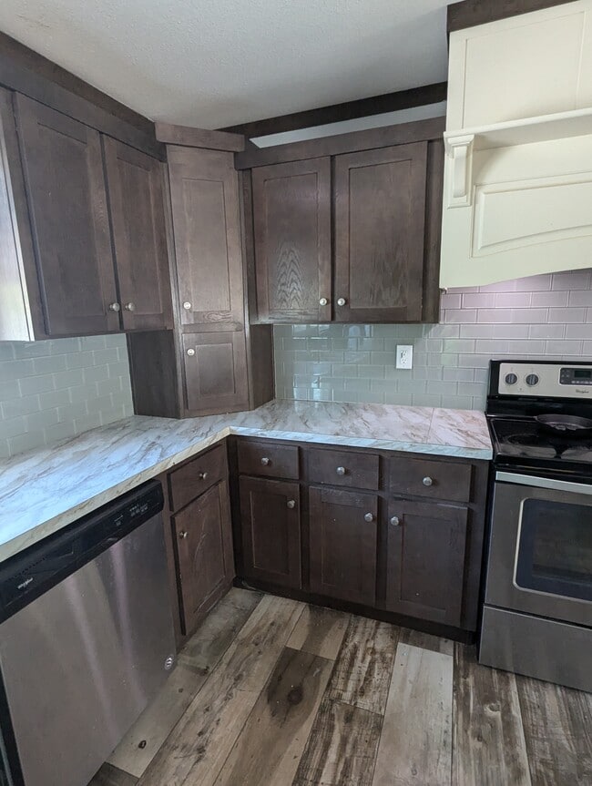 Great cabinet's in the corner of the kitchen - 179 Davis Rd