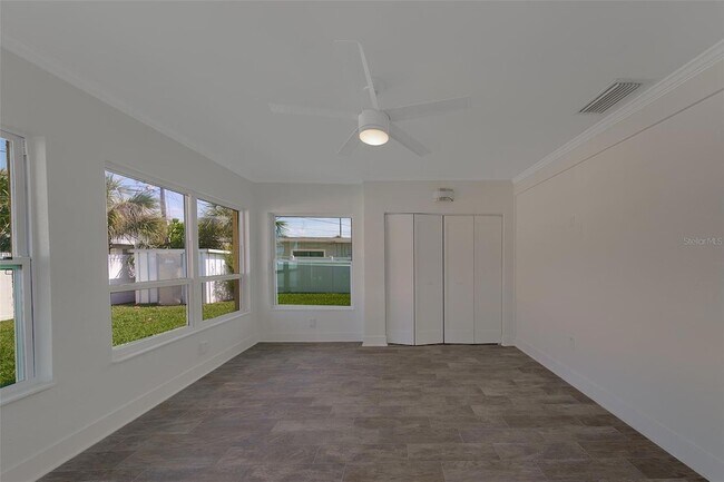 Building Photo - 315 82nd Ave