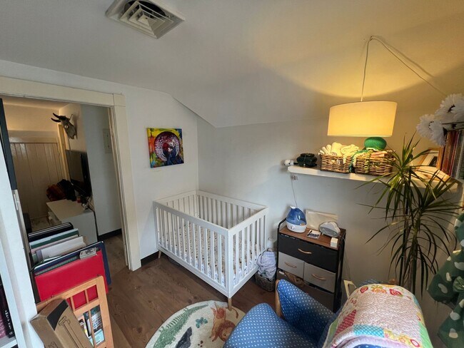 Building Photo - 7 Jay St