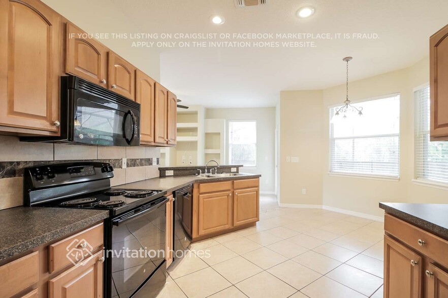 Building Photo - 5390 Red Leaf Ct