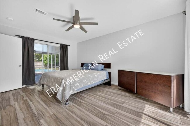 Building Photo - 614 Merioneth Dr NE