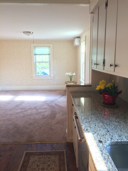 Living room - 27 Commonwealth Ave